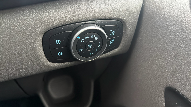 Ford Transit Custom 300 L1 Diesel Fwd 2.0 EcoBlue 170ps Low Roof Limited Van Auto